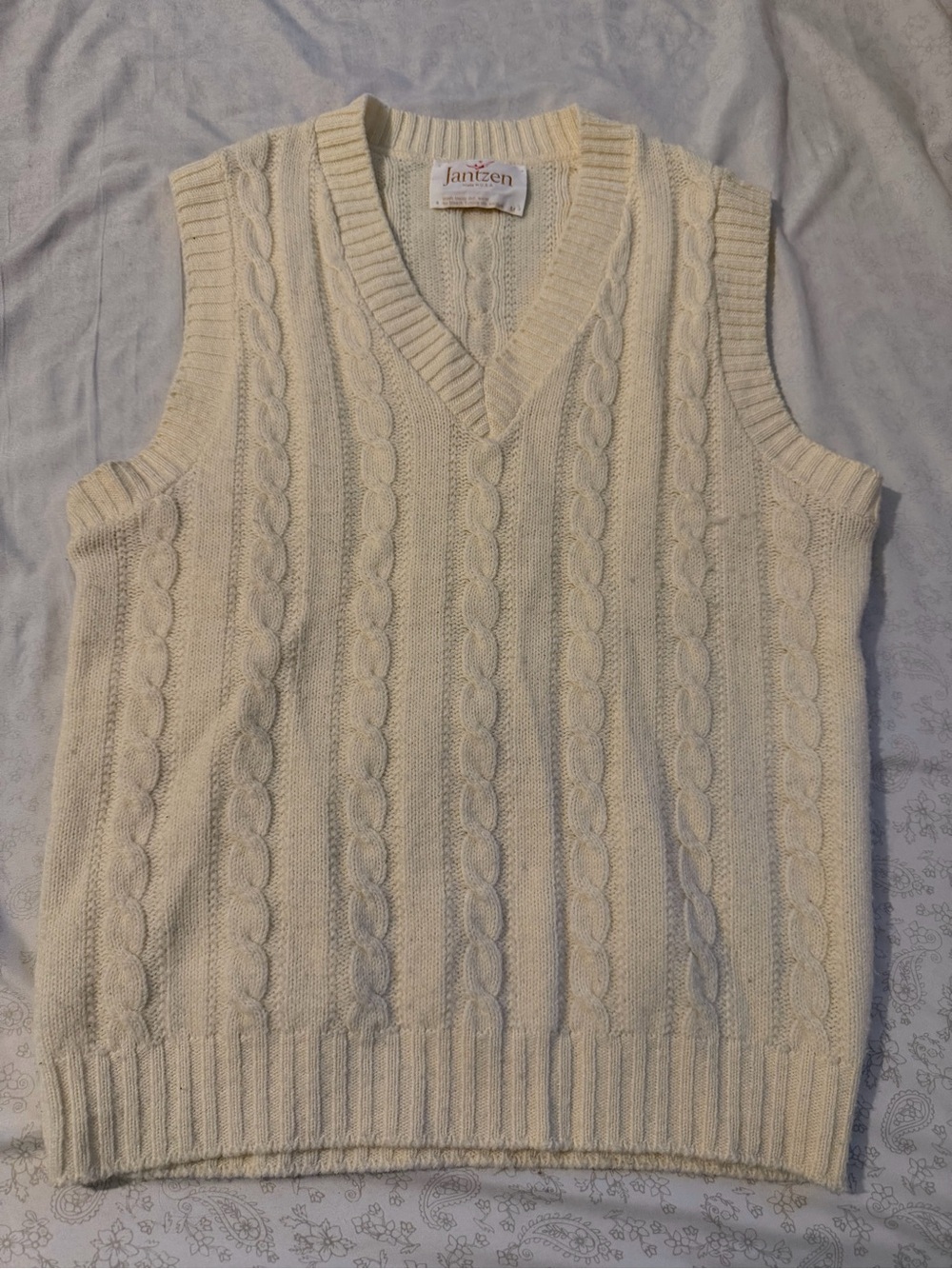Jantzen Cream Cable-Knit V-Neck Sweater Vest